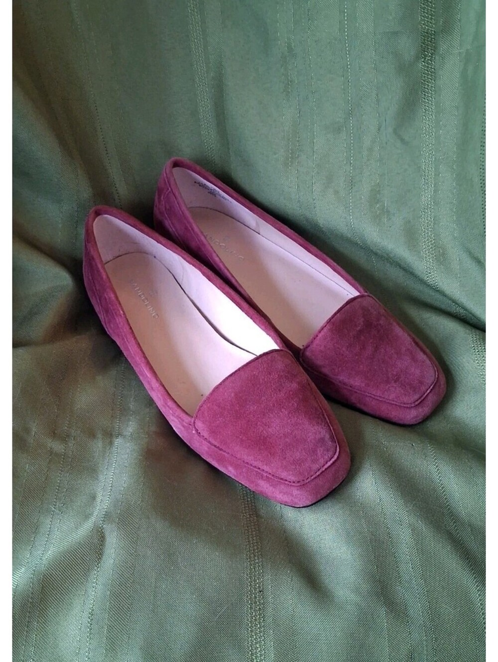 Bandolino Mulberry Velvet Loafers Size 7.5 Lightly Worn, Good Condition